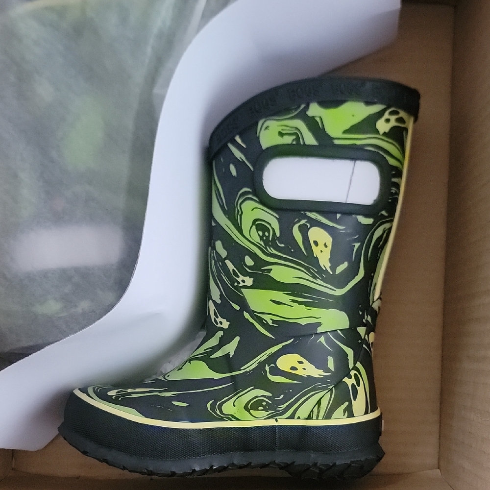 Bogs Kids Green and Black Swirl Rain Boots with Handles